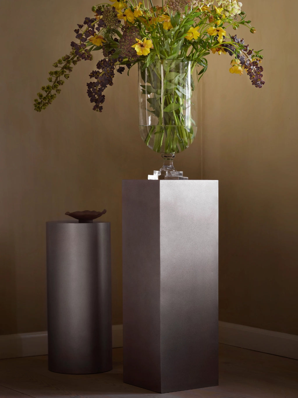 Brushed Metal Pedestal Stand - Round
