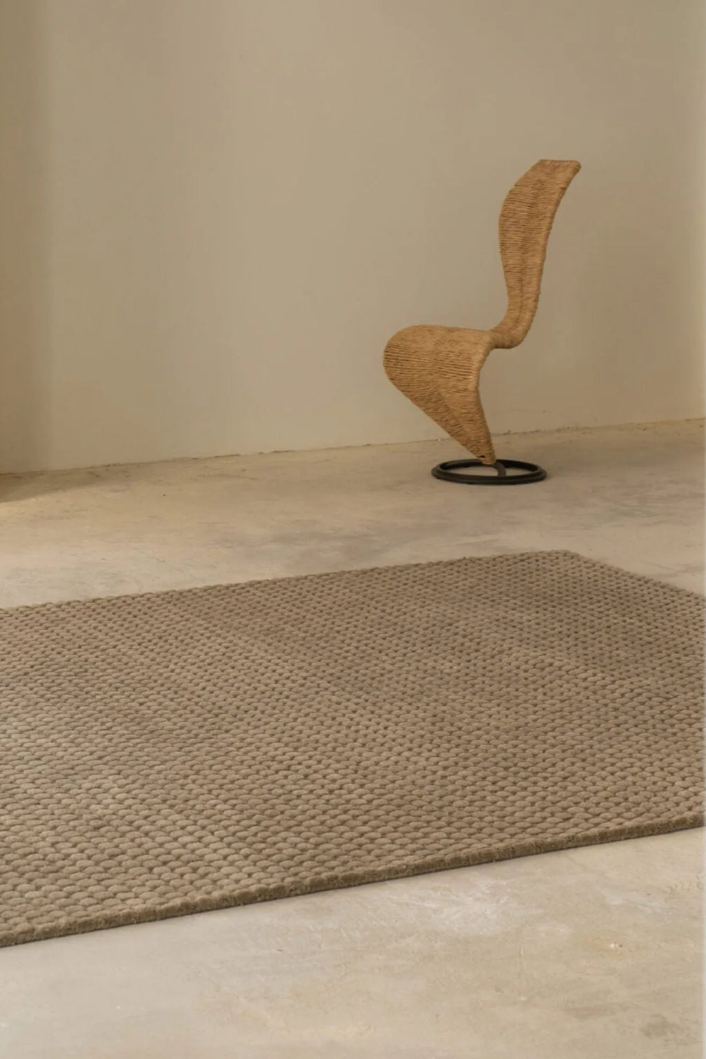 High-quality and luxurious surface rug with intricate patterns and soft texture