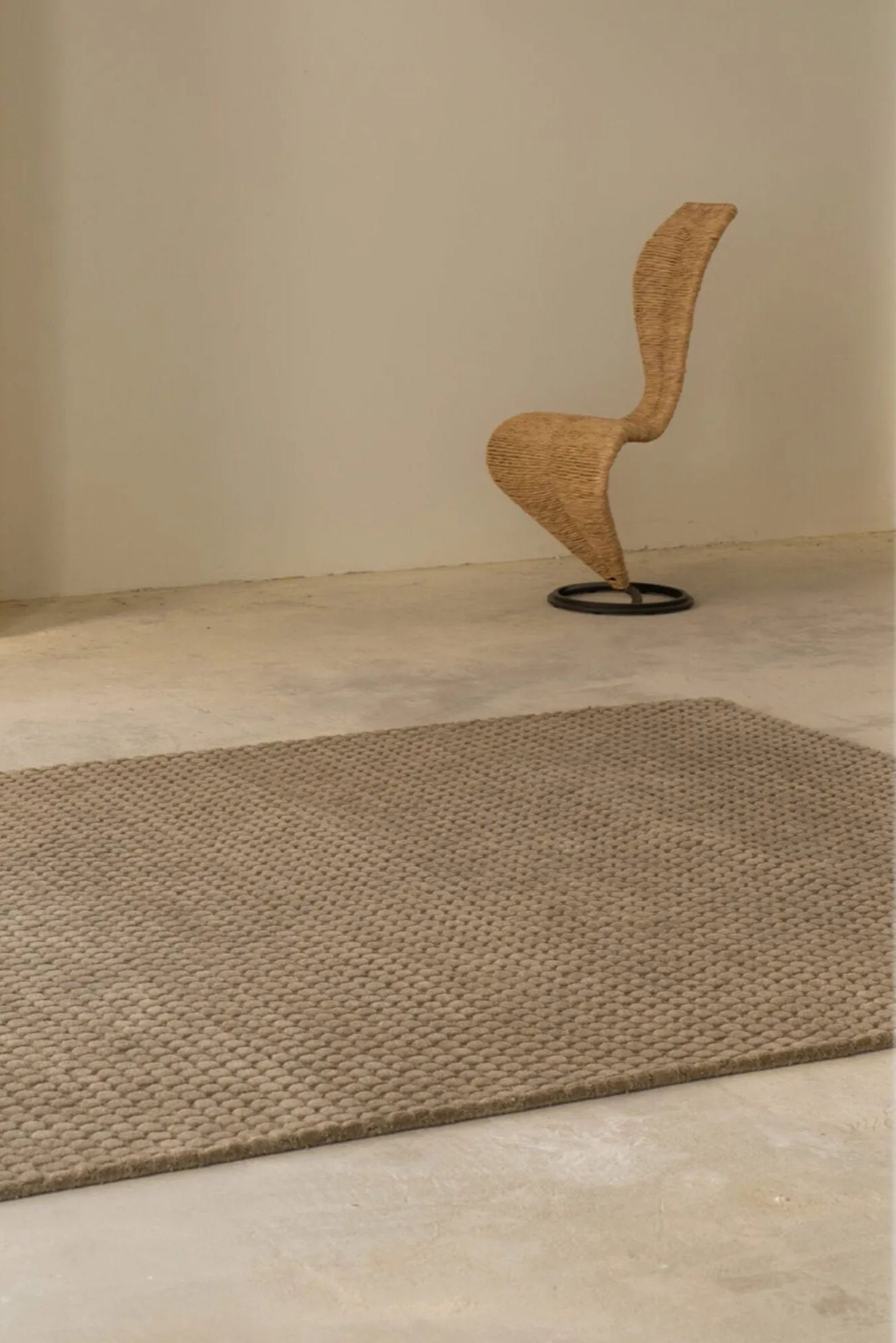 High-quality and luxurious surface rug with intricate patterns and soft texture