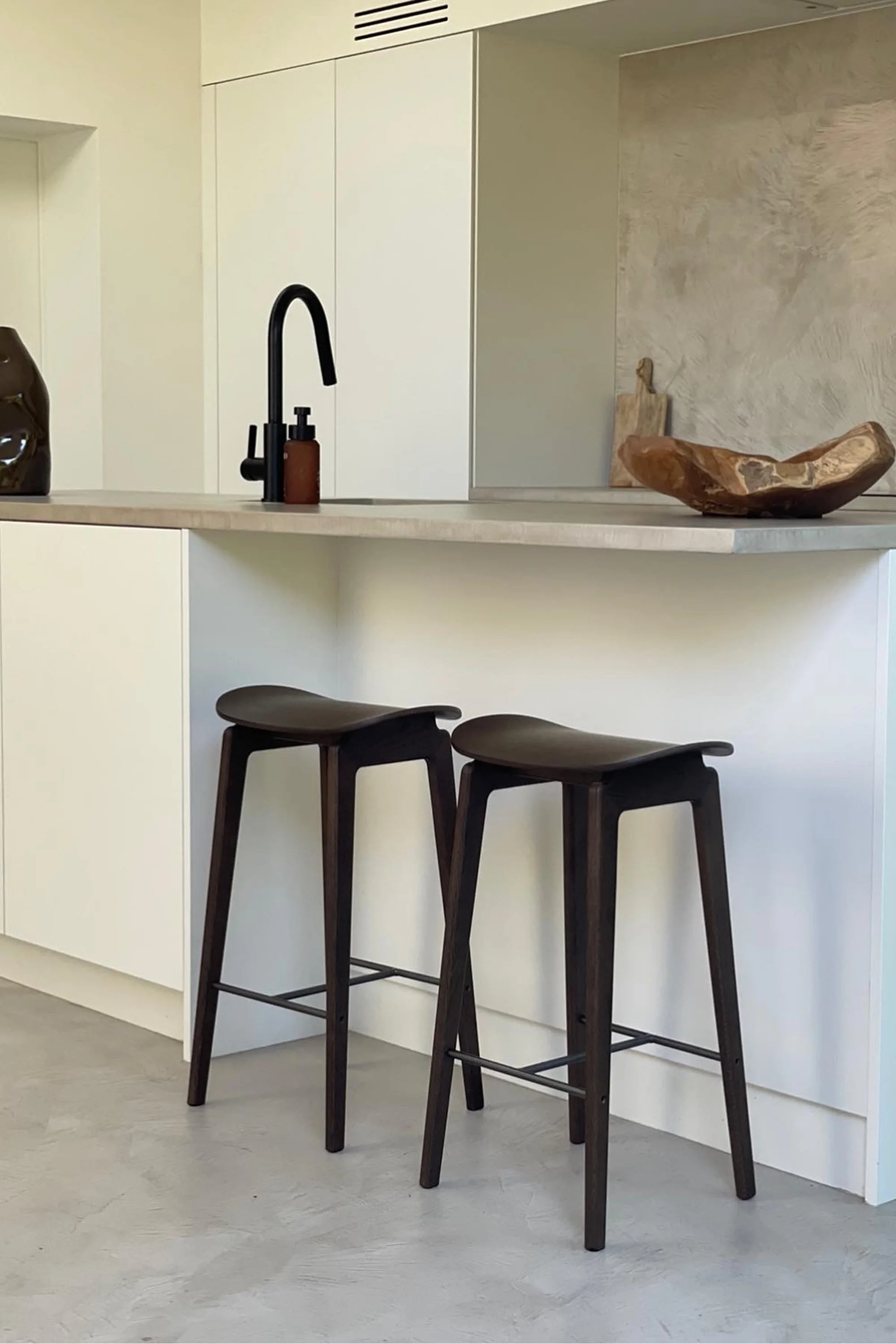 NY11 Counter Stool