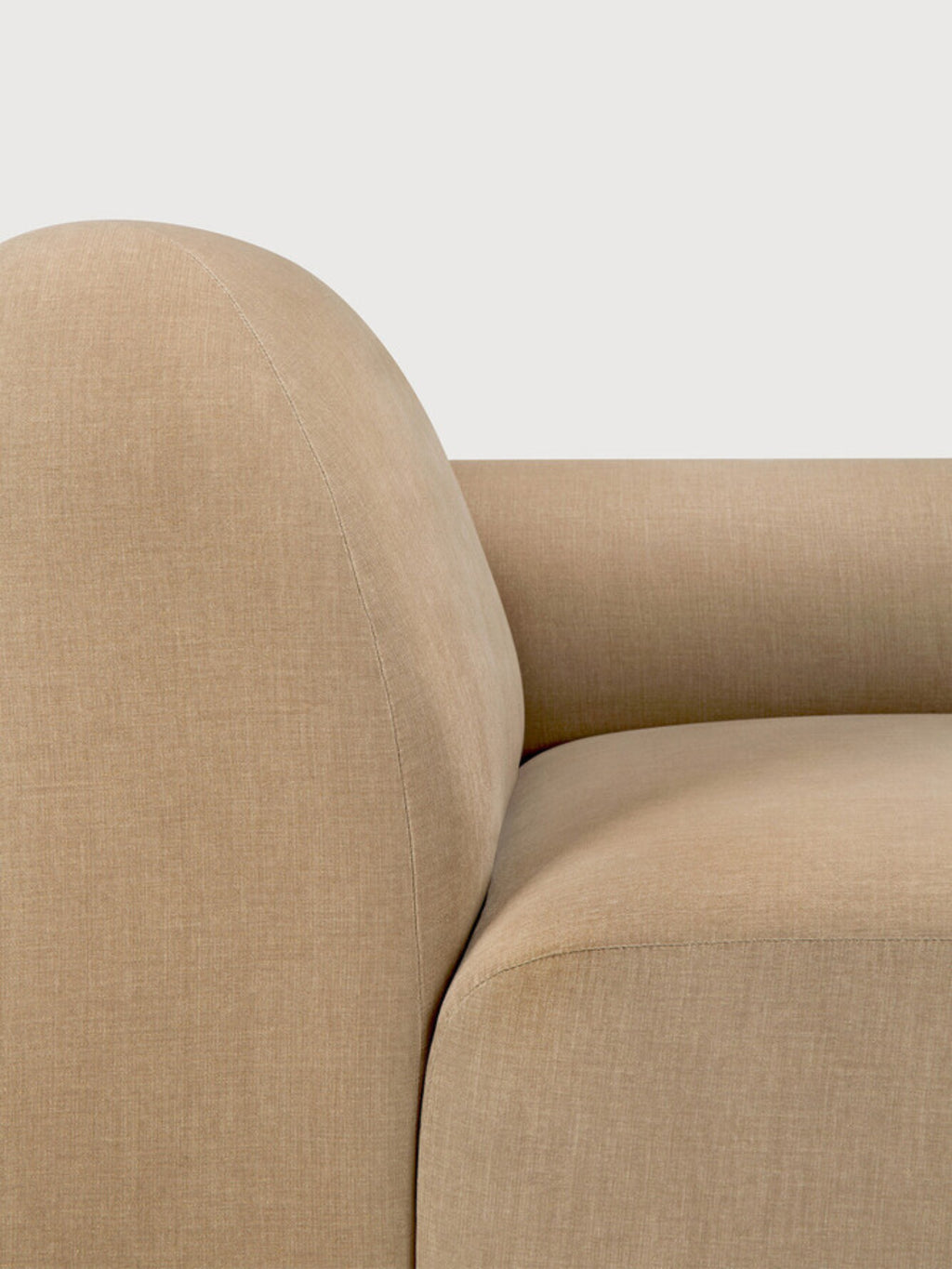 Ethnicraft Bulky Modular Sofa detail, highlighting the elegant, rounded edges and the plush, inviting texture of the beige fabric, showcasing its modern, comfortable design.