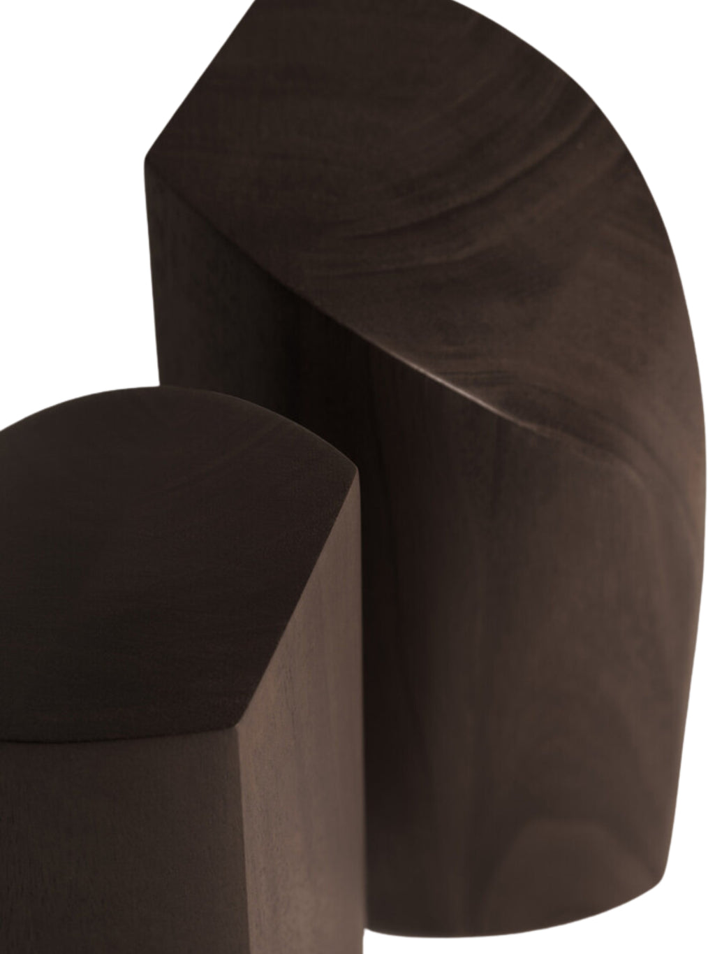 Ethnicraft PI Bookends in Mahogany Dark Brown, a detailed close-up showing the rich, dark wood grain and the elegant, subtly curved edges of the premium bookends, against a white backdrop.