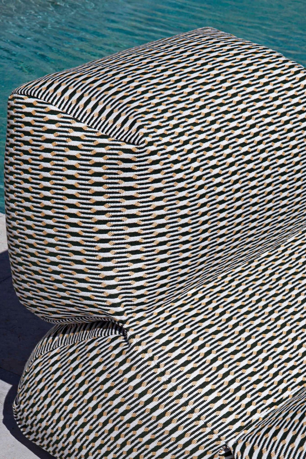 Grapy Outdoor Lounge - THAT COOL LIVING