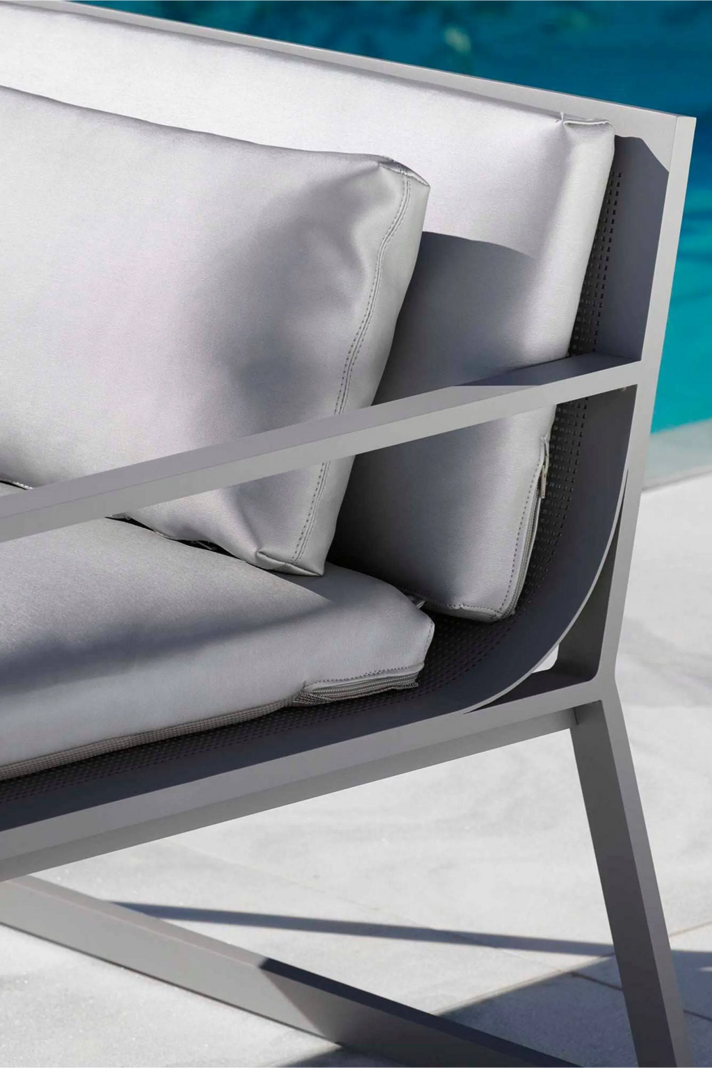 Blau Lounge Chair - THAT COOL LIVING