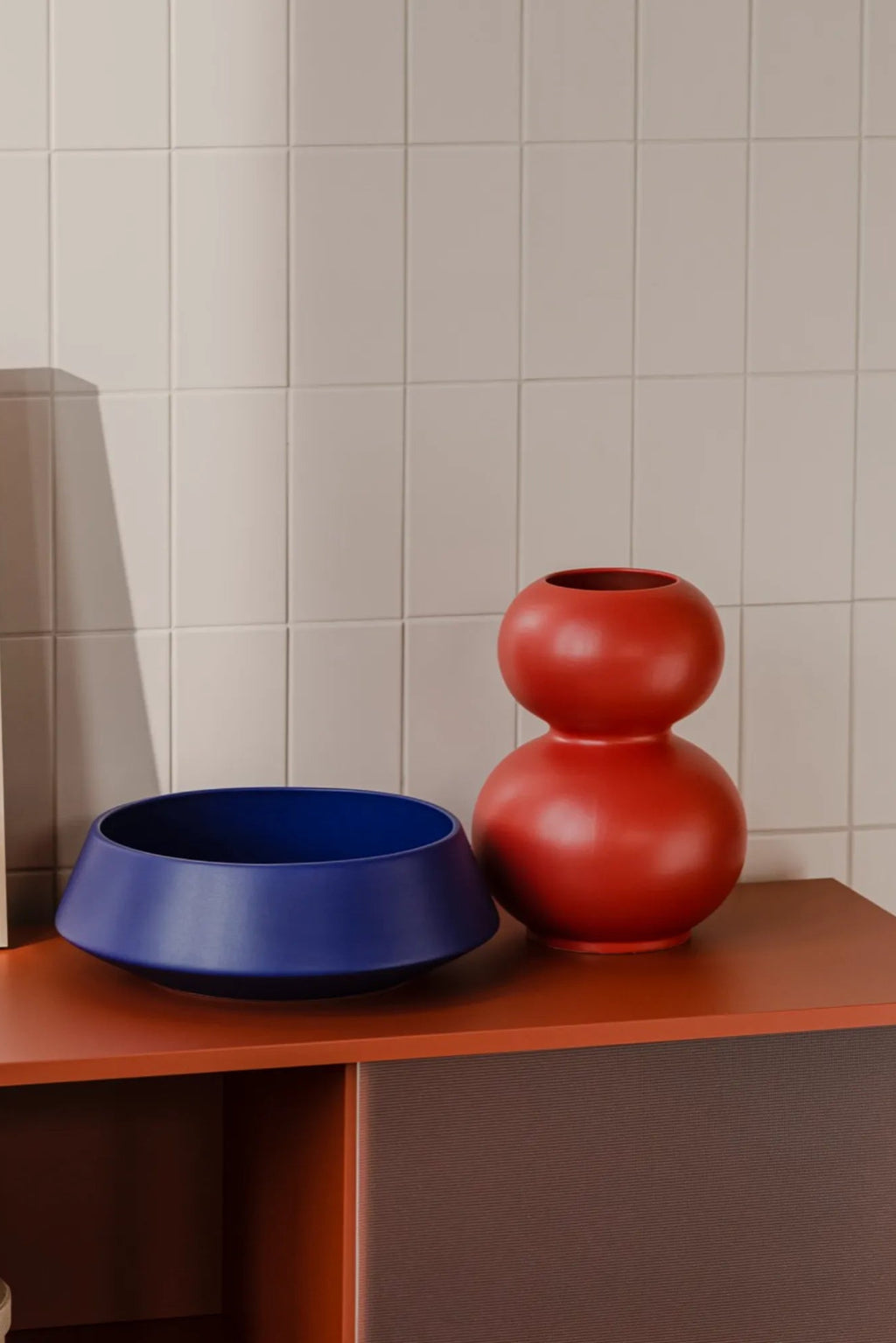 Charming Tuga Vase with a vintage look and delicate floral patterns