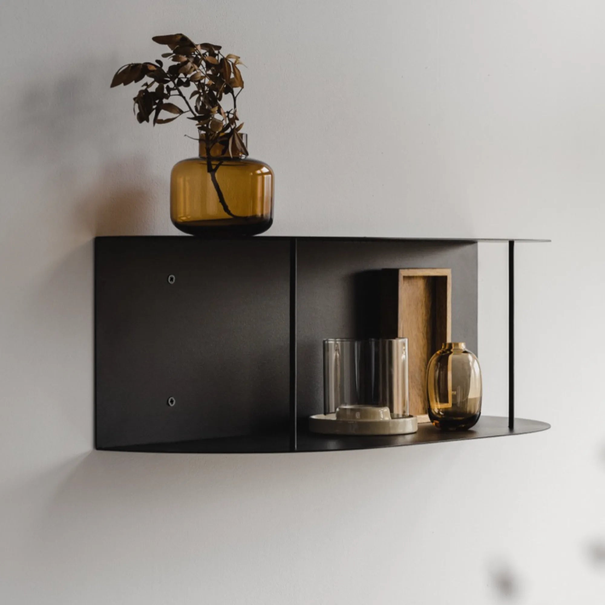 Close up of the sleek and modern design of Lina Shelf