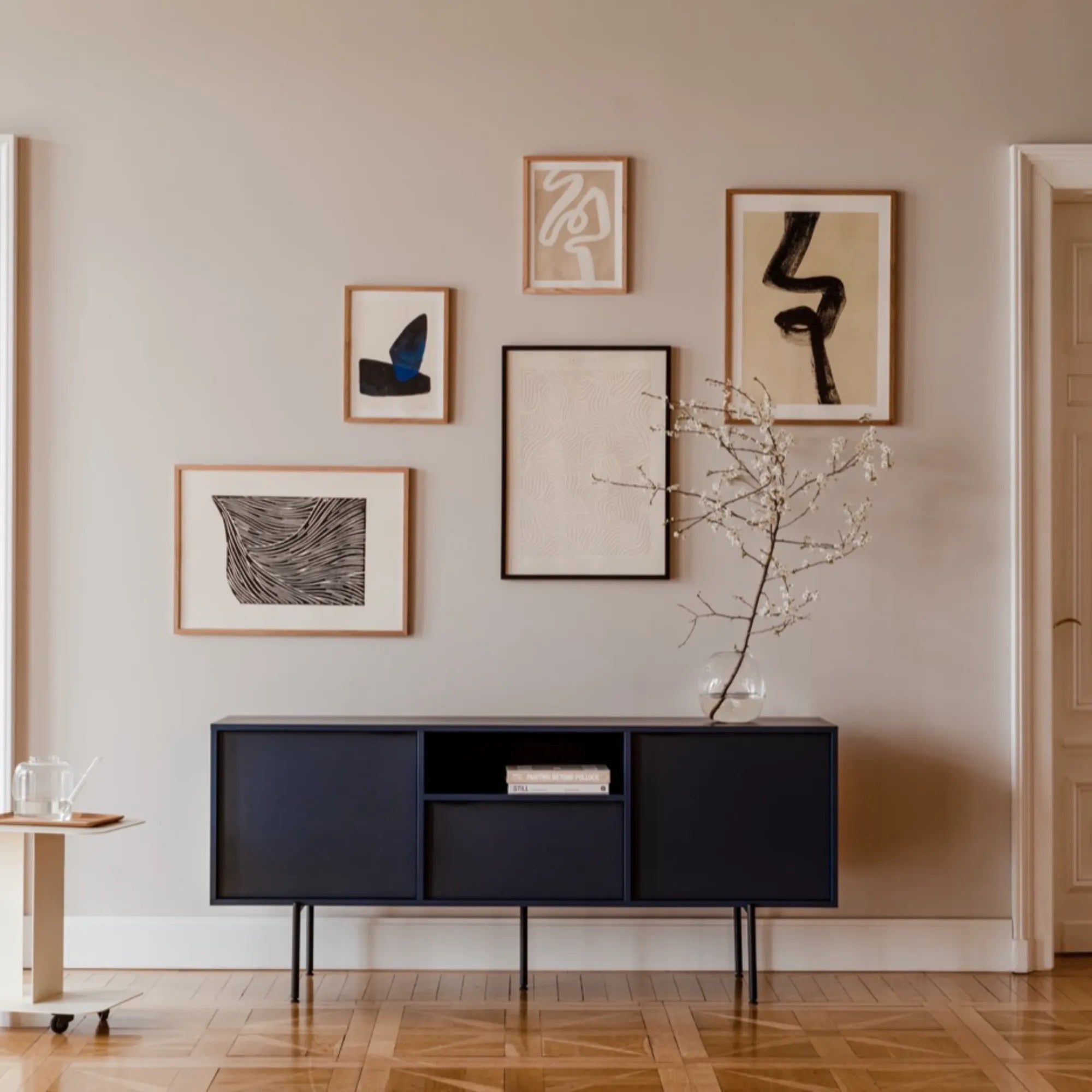 Minimalist Bau Sideboard in white lacquer with adjustable shelves