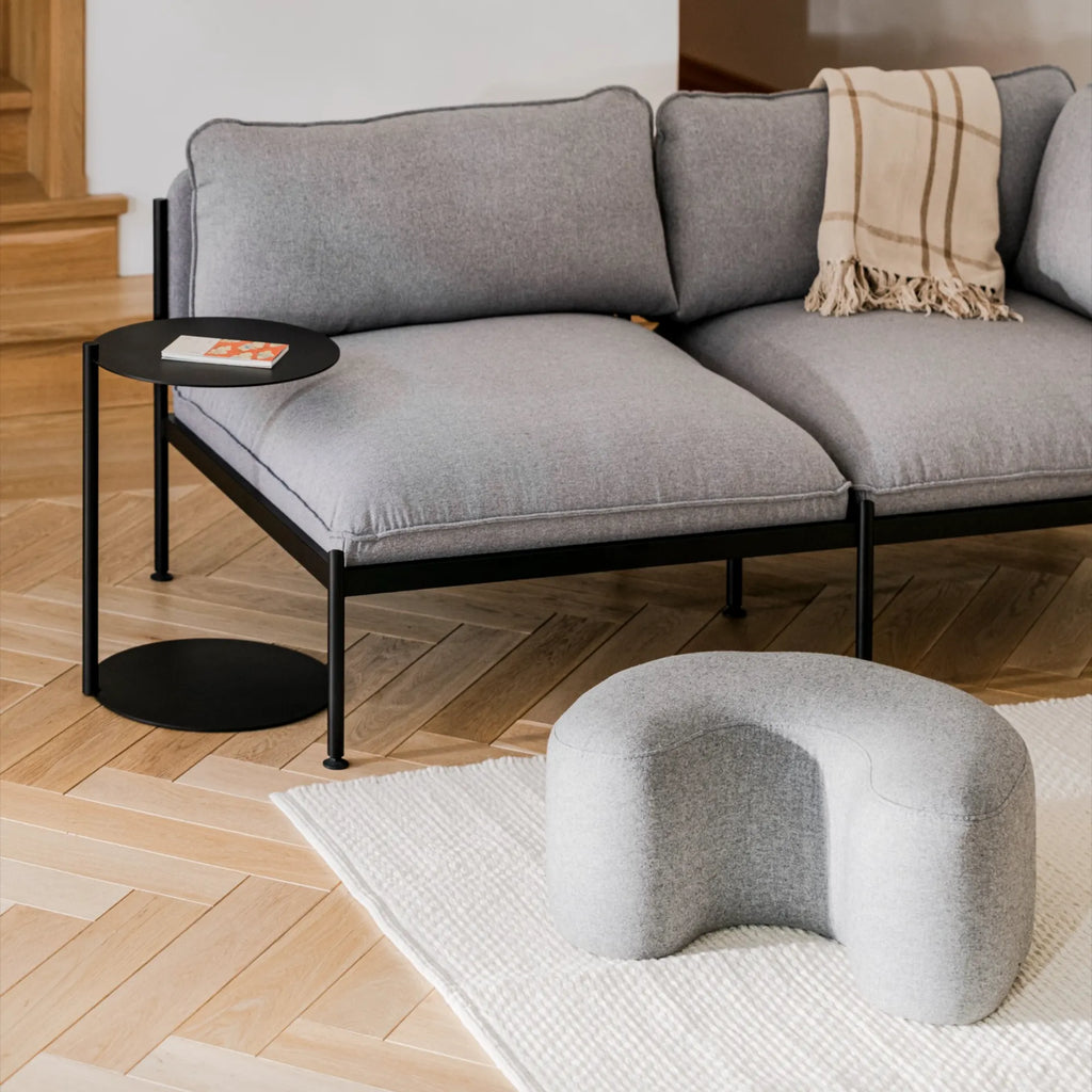  Close-up of the handwoven blue Ü Pouf with intricate pattern