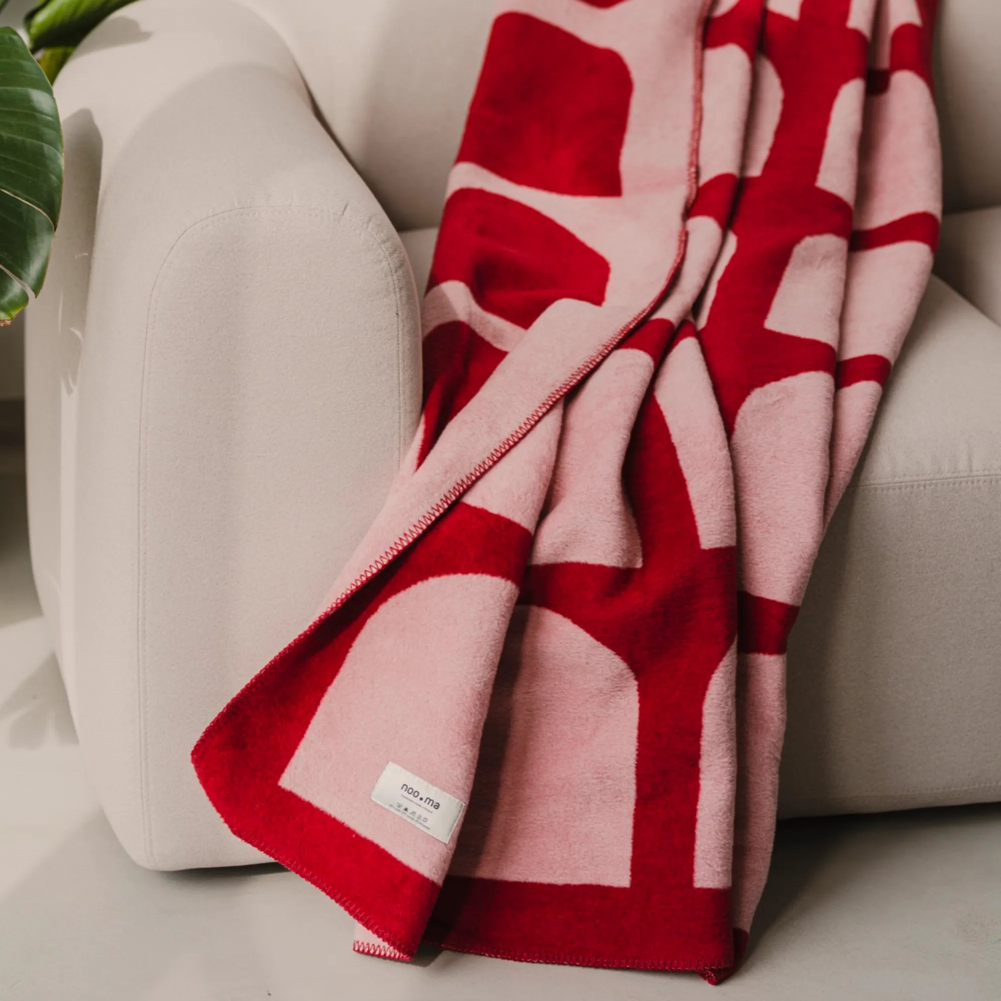Soft and cozy Gilli throw blanket in a beautiful neutral color