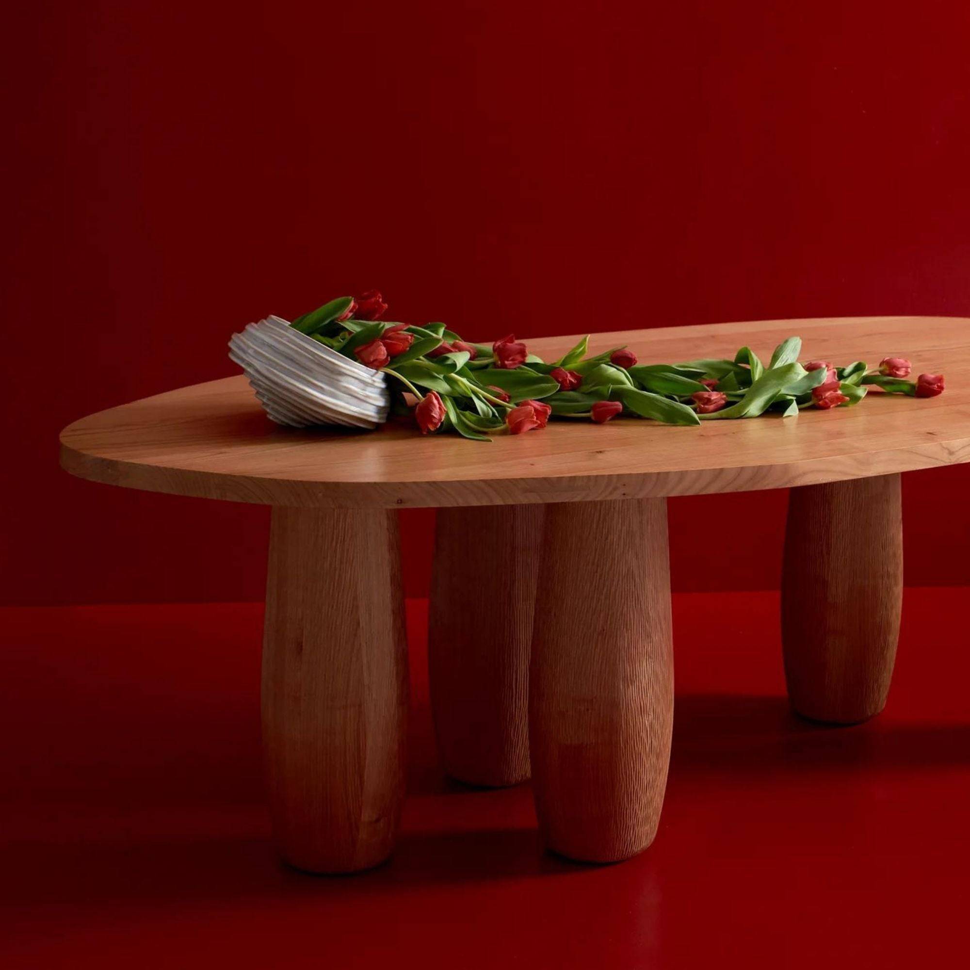 À Dining Table