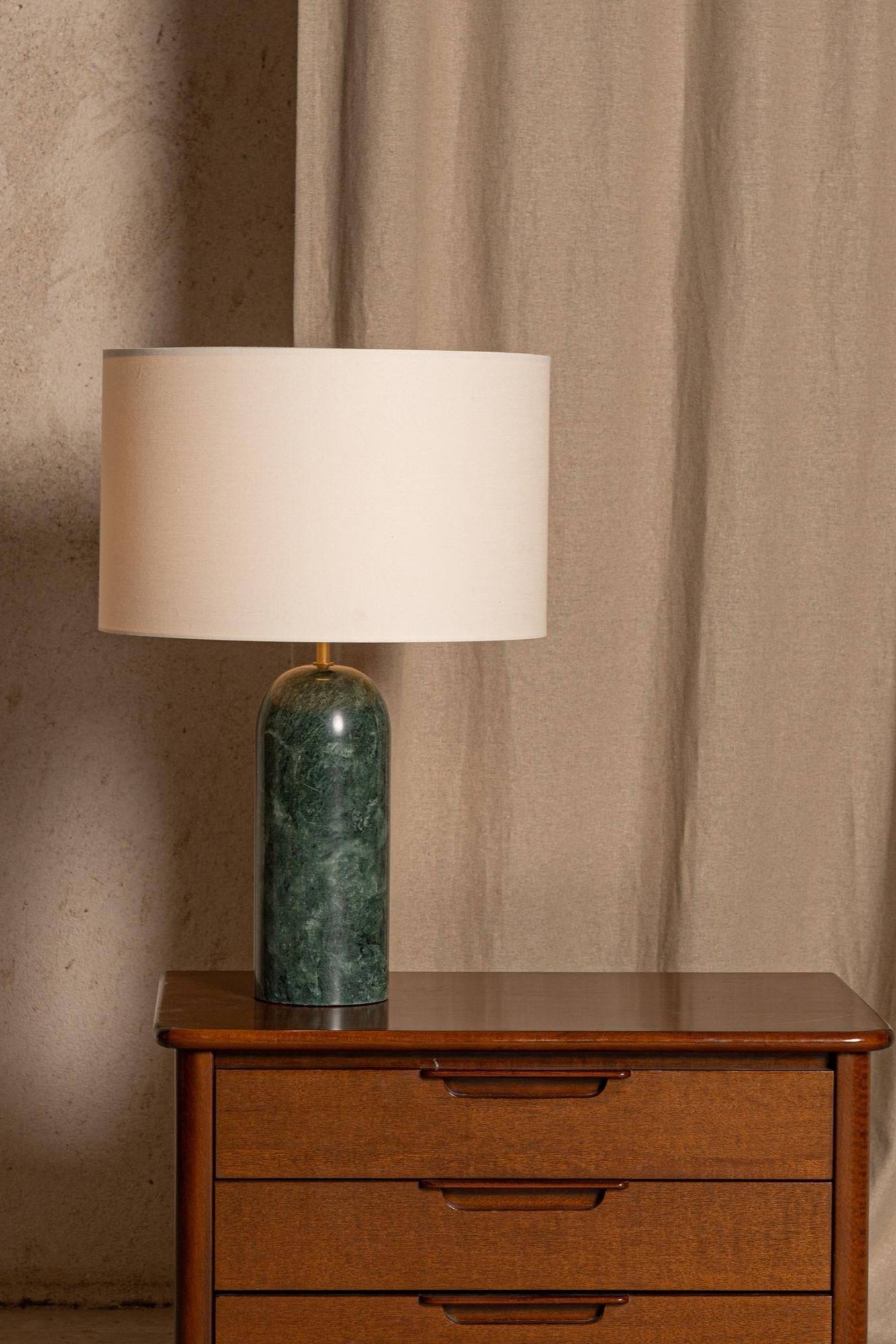 That Cool Living - Pura Marble Lamp - Sculptural Elegance in Black Marble - Simone & Marcel 