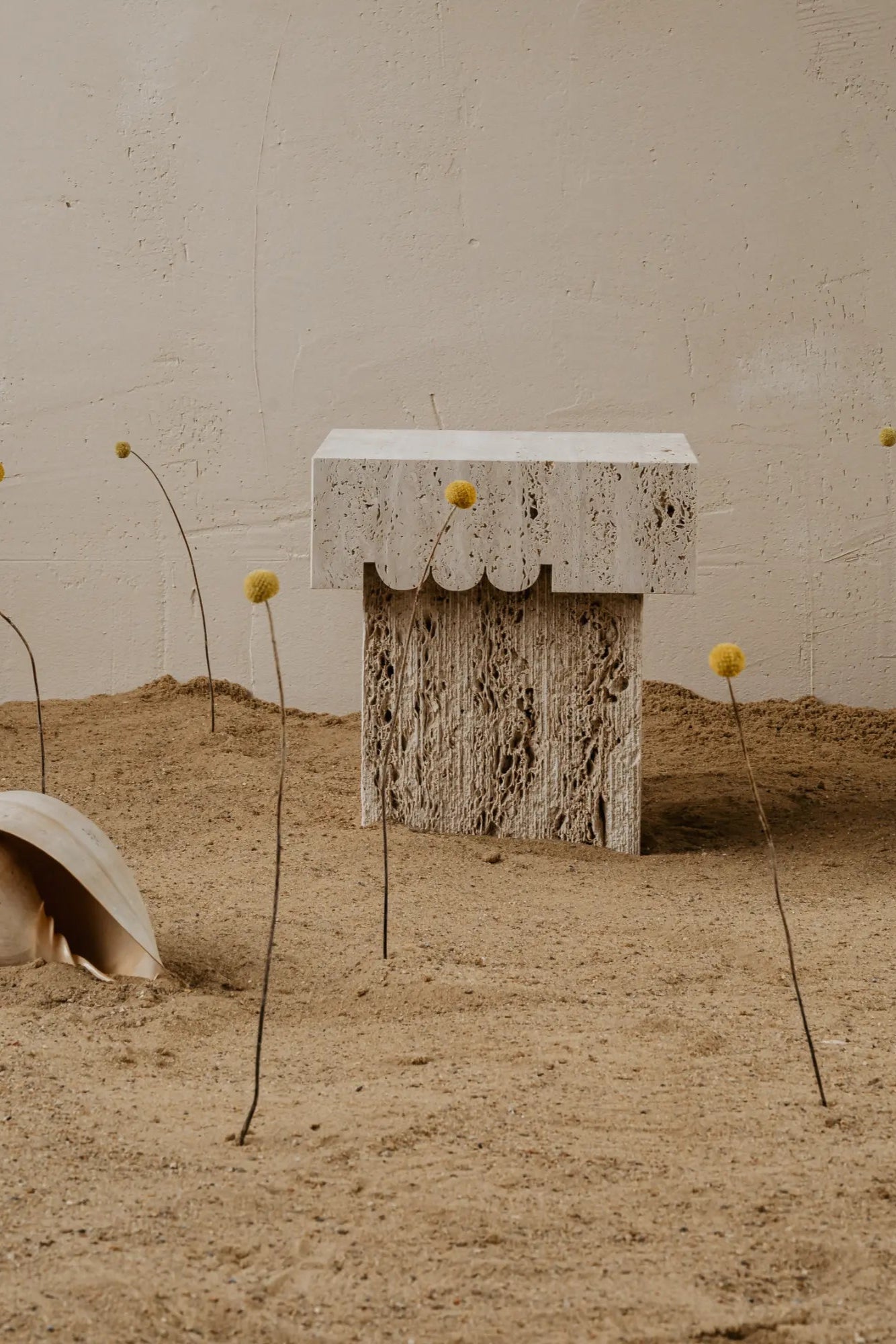 Timeless Oro Side Table with square glass top and gold-plated frame