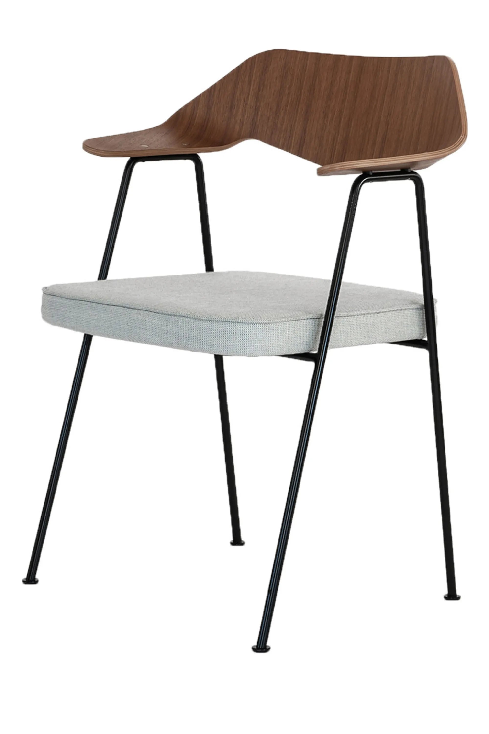 675 Chair - THAT COOL LIVING